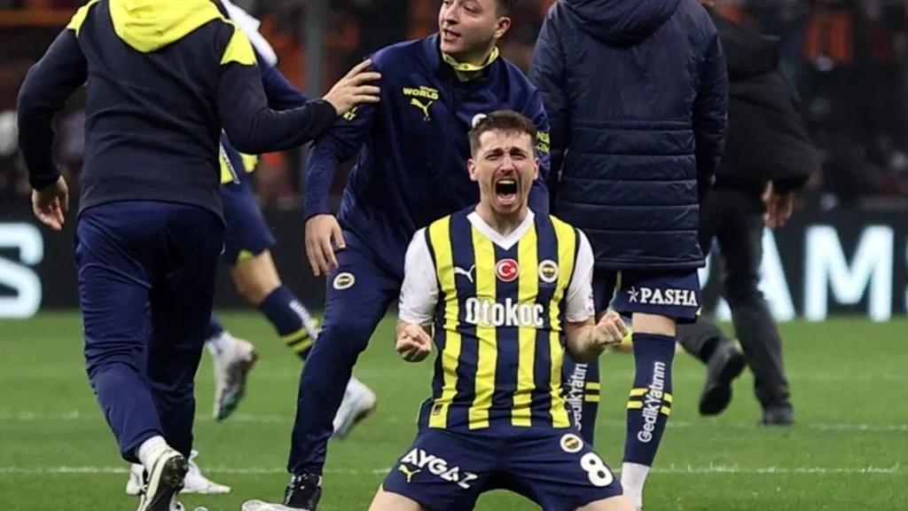 Fenerbahçe 2 Futbolcu İle Sözleşme İmzaladı