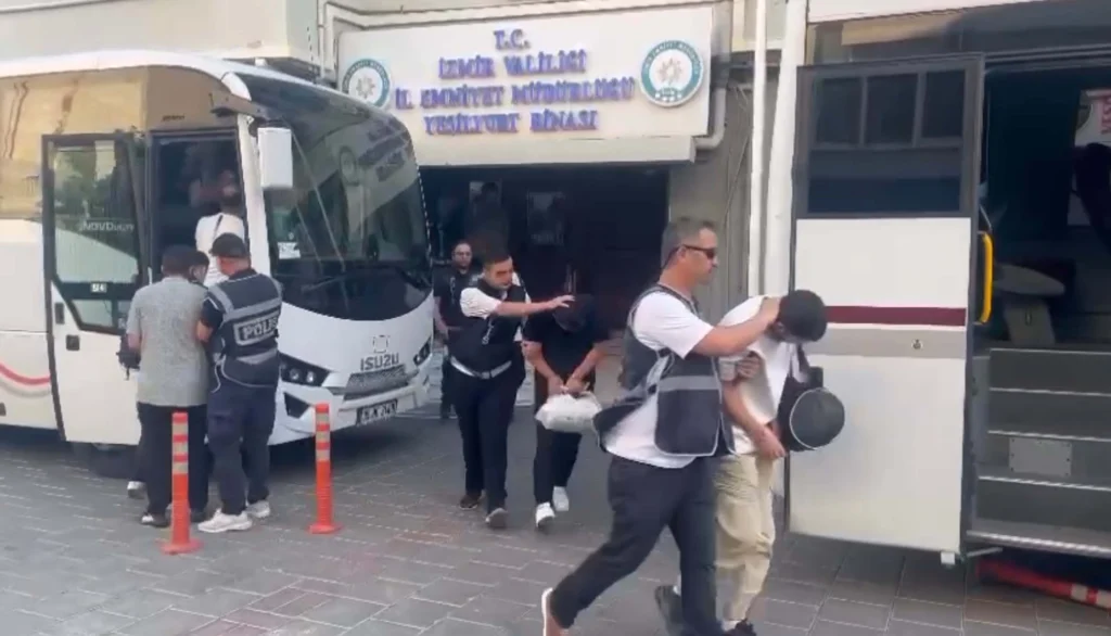 'Evde Ek İş, Evde Paketleme' İlanıyla Dolandırıcılık Şüphelilerine Operasyon: 64 Gözaltı