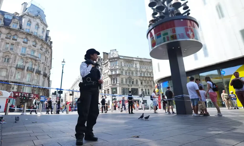 İngiltere’nin Başkenti Londra'da 11 Yaşındaki Kız Çocuğuna Bıçaklı Saldırı!