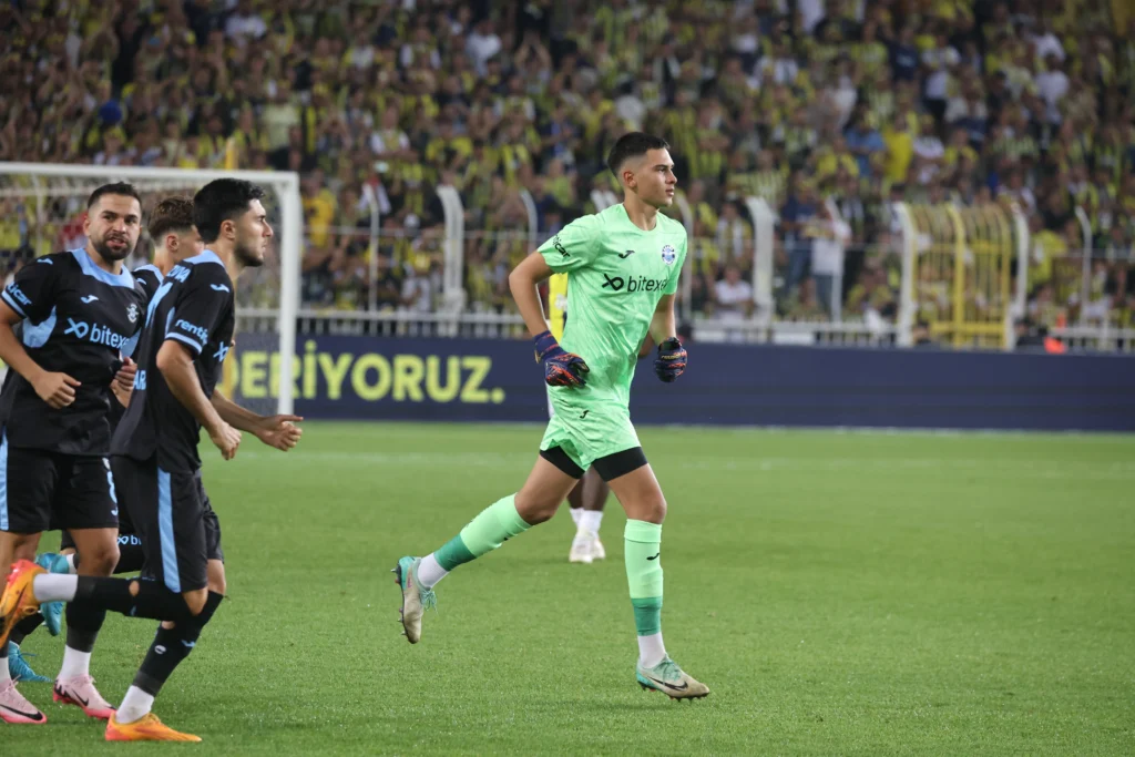 Fenerbahçe, Süper Lig'e Üç Puanla Başladı 1-0