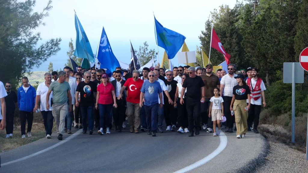 Zafer Partisi Genel Başkanı Ümit Özdağ Çanakkale'de Zafer Yürüyüşü'ne Katıldı