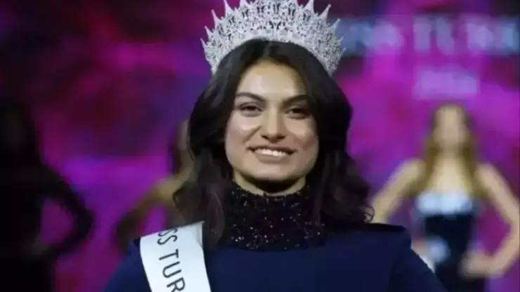 Taç Yeni Kraliçesini Buldu! İdil Bilgen, Miss Turkey 2024'te Göz Kamaştırdı!