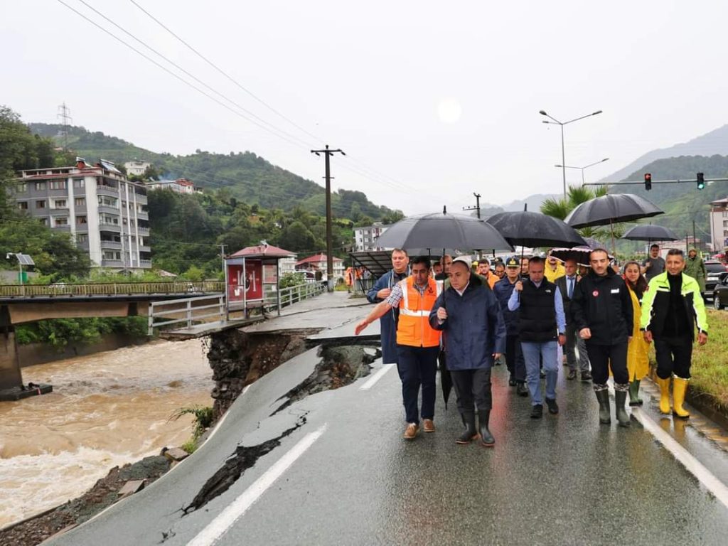 Artvin’in Arhavi ilçesinde Heyelan ve Taşkın Kabusu!