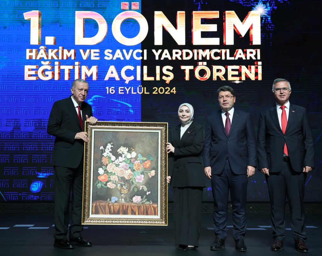 CB Erdoğan: Adaletin Reyting ve Etkileşim Avcılığına Kurban Edilmesine Göz Yummamalıyız