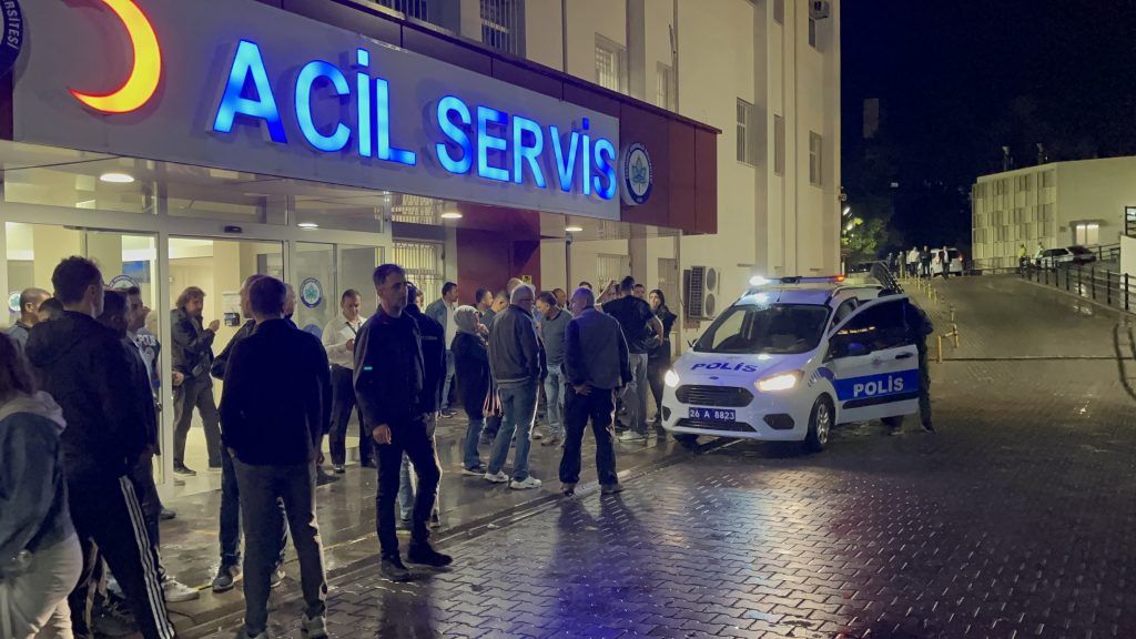 Eskişehir'de Polisleri Taşıyan Midibüs Yol Kenarına Düştü 15 Yaralı!