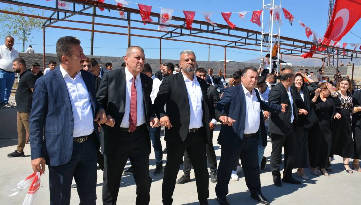 Şırnak'ta Bağımsız Belediye Başkanı Bakış MHP'ye Geçti